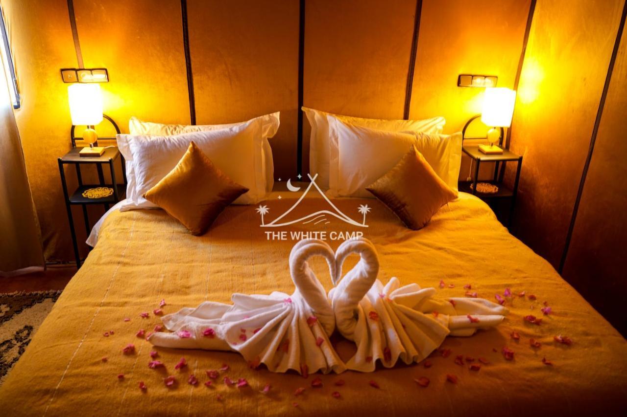 The White Camp - Your Merzouga Luxury Desert Camp & Erg Chebbi Dunes Camel Riding Esterno foto