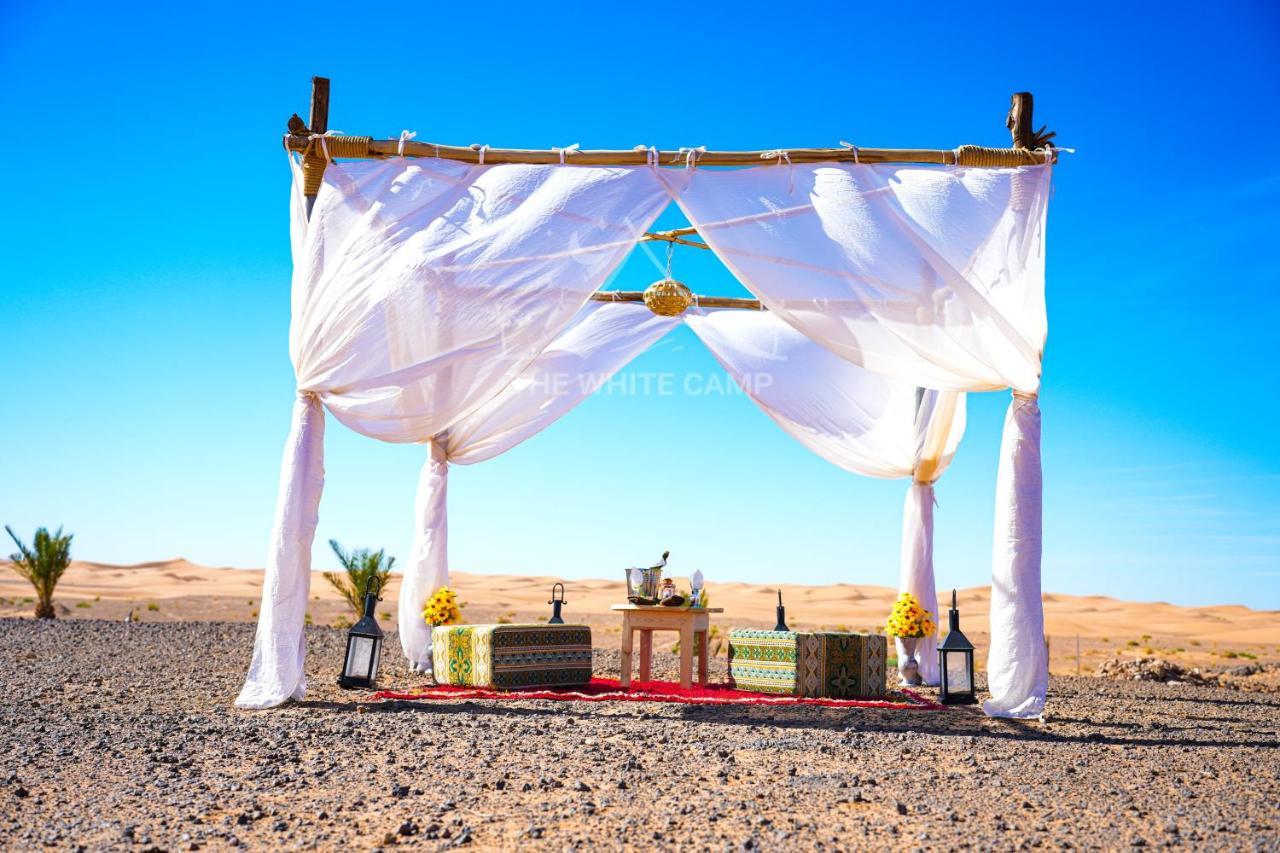The White Camp - Your Merzouga Luxury Desert Camp & Erg Chebbi Dunes Camel Riding Esterno foto