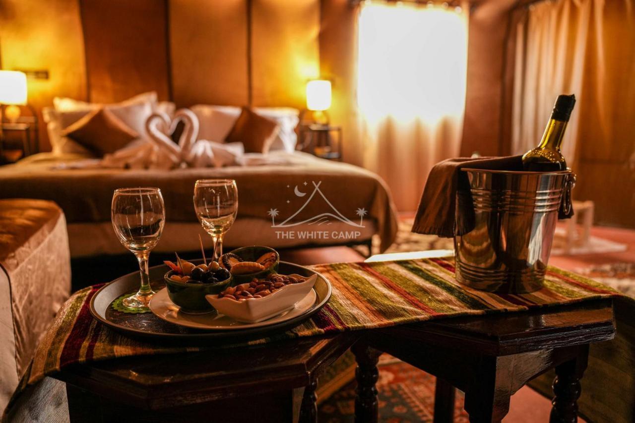 The White Camp - Your Merzouga Luxury Desert Camp & Erg Chebbi Dunes Camel Riding Esterno foto