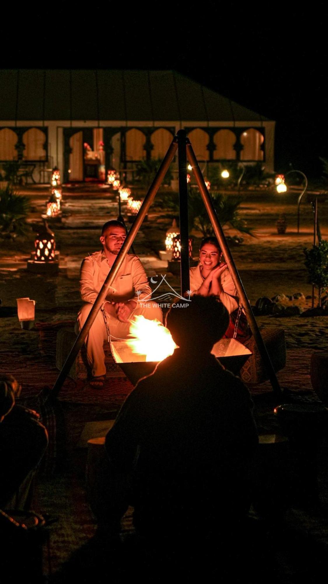 The White Camp - Your Merzouga Luxury Desert Camp & Erg Chebbi Dunes Camel Riding Esterno foto