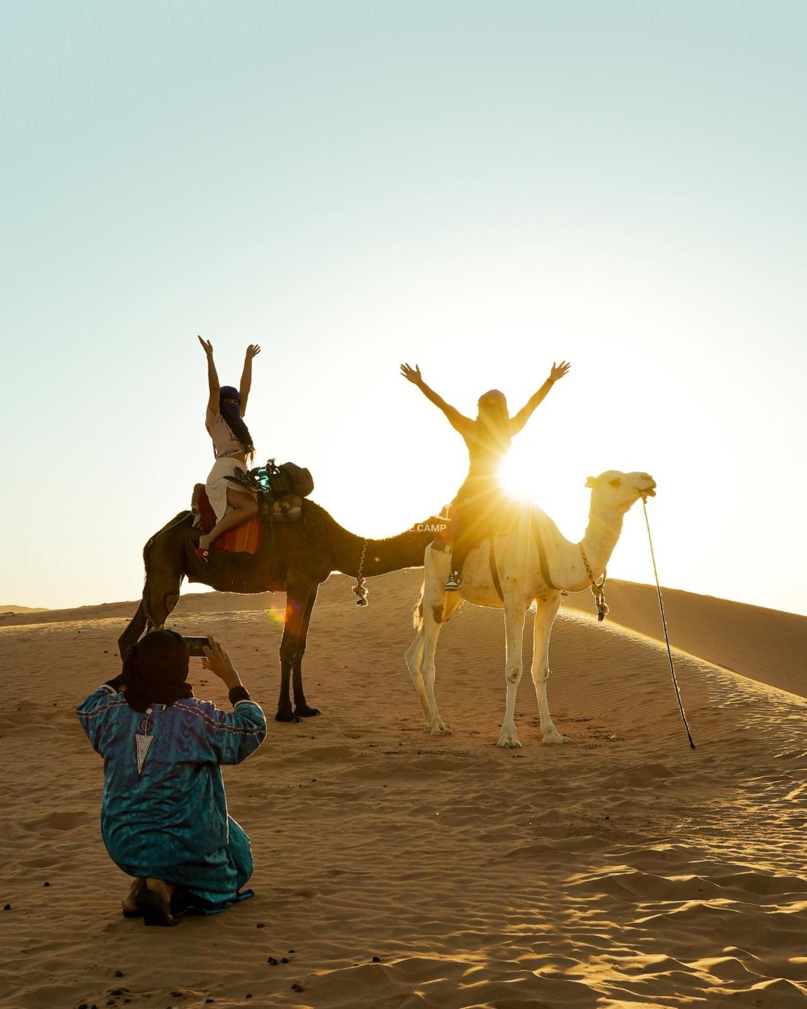 The White Camp - Your Merzouga Luxury Desert Camp & Erg Chebbi Dunes Camel Riding Esterno foto