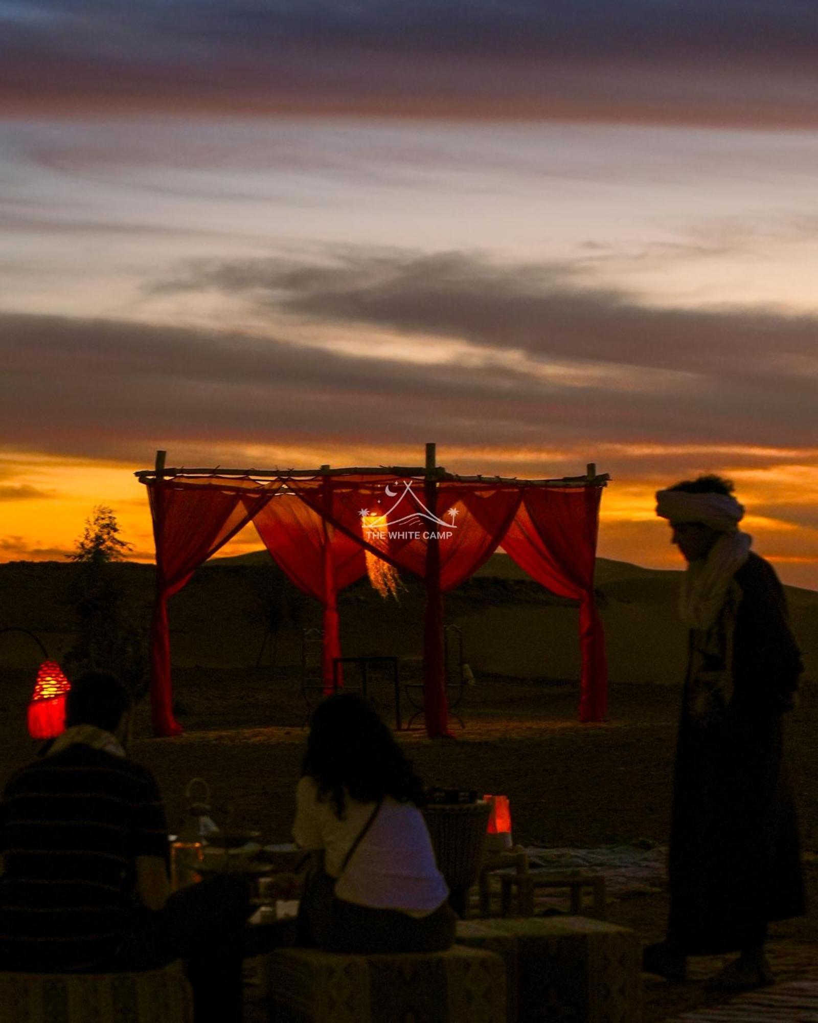 The White Camp - Your Merzouga Luxury Desert Camp & Erg Chebbi Dunes Camel Riding Esterno foto