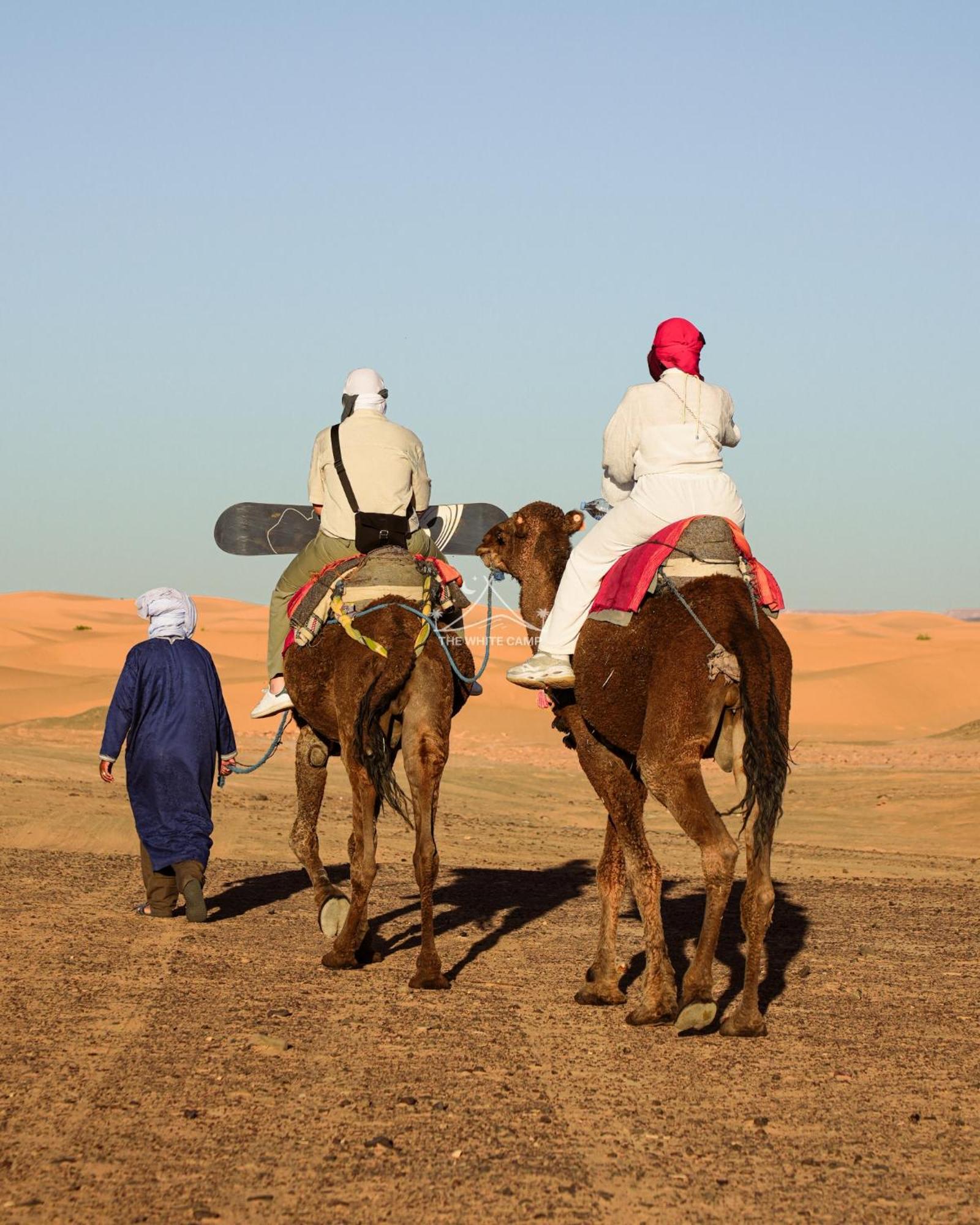 The White Camp - Your Merzouga Luxury Desert Camp & Erg Chebbi Dunes Camel Riding Esterno foto