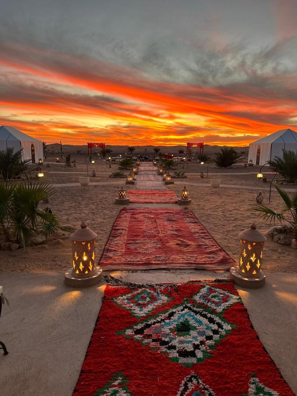 The White Camp - Your Merzouga Luxury Desert Camp & Erg Chebbi Dunes Camel Riding Esterno foto
