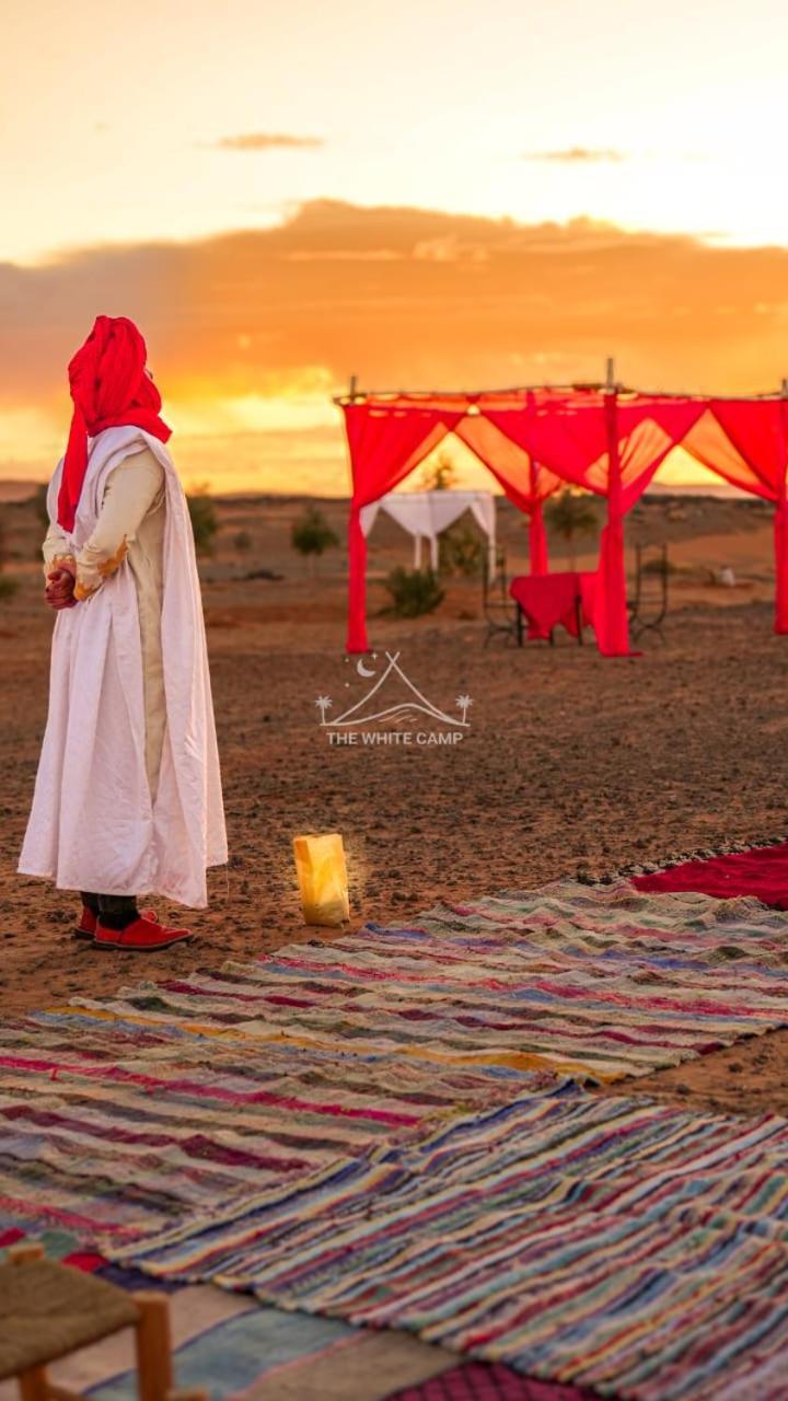 The White Camp - Your Merzouga Luxury Desert Camp & Erg Chebbi Dunes Camel Riding Esterno foto